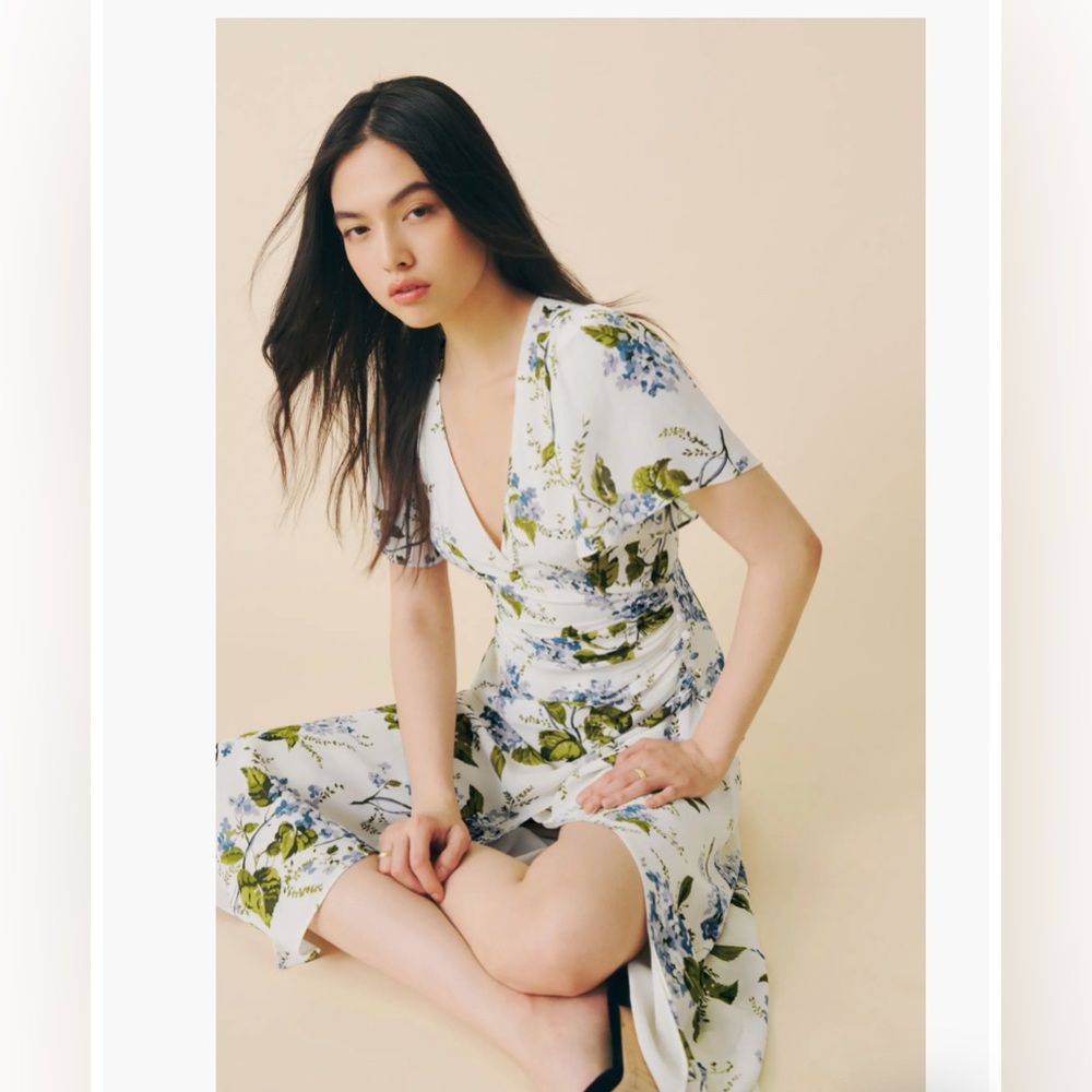 Reformation Breanna Floral Ruched Midi Dress in Blue & White Size 6 NWT